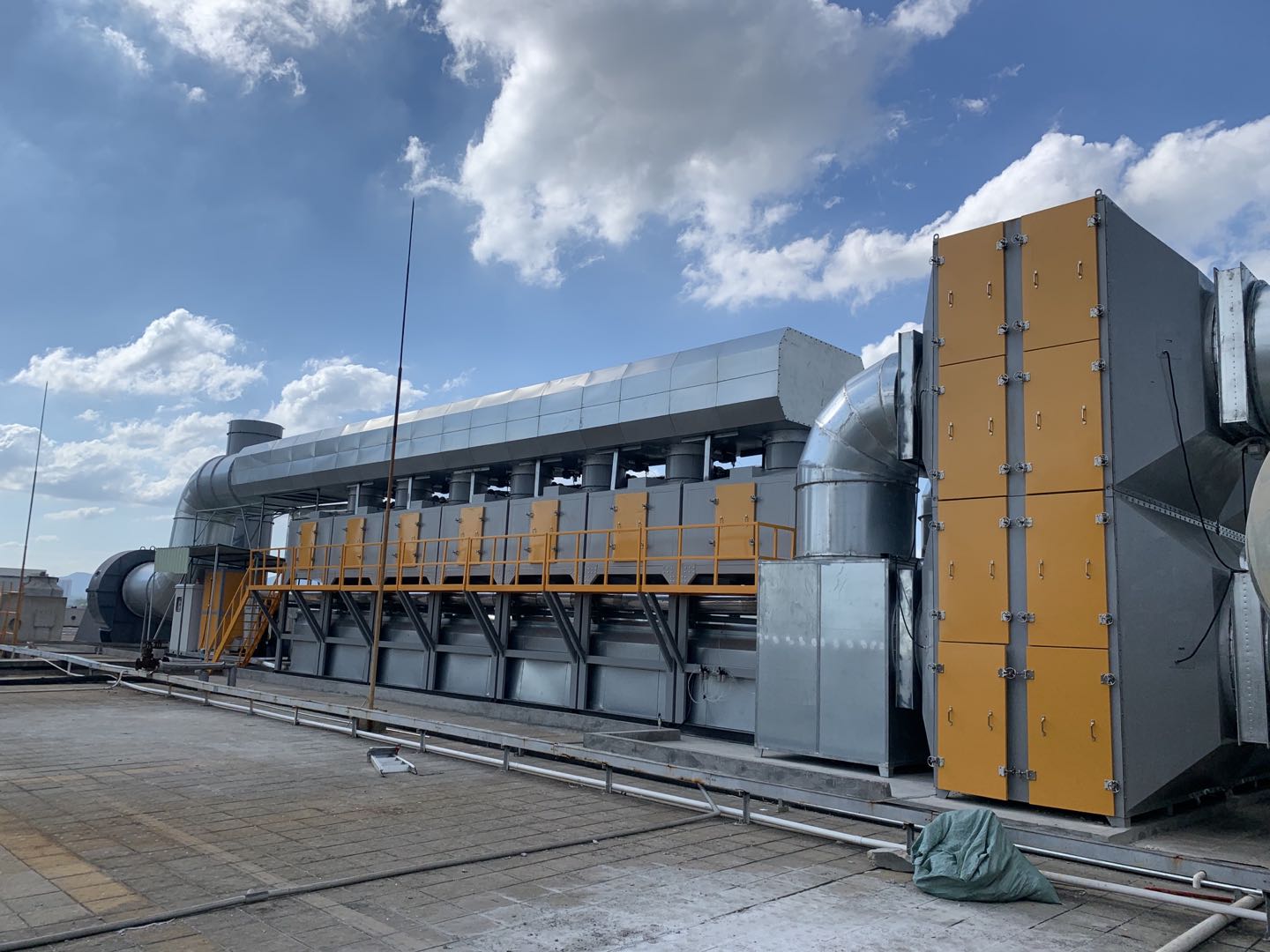 6w風(fēng)量活性炭催化燃燒.jpg 6w風(fēng)量活性炭催化燃燒.jpg